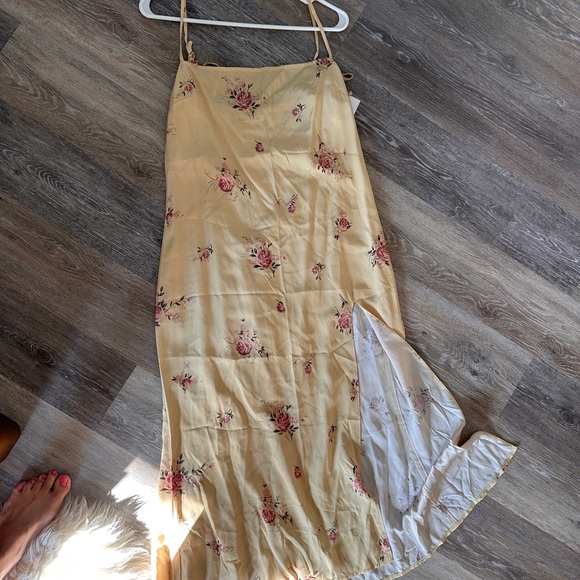 Reformation Averi Dress - Dallas size M NWT - Picture 2 of 5